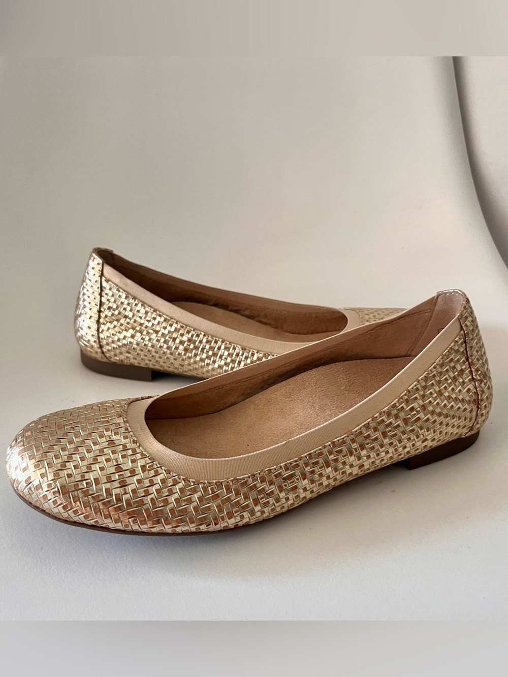 Vionic Anita Ballet Flats Rose Gold Metallic Woven Comfort Shoes NWOB